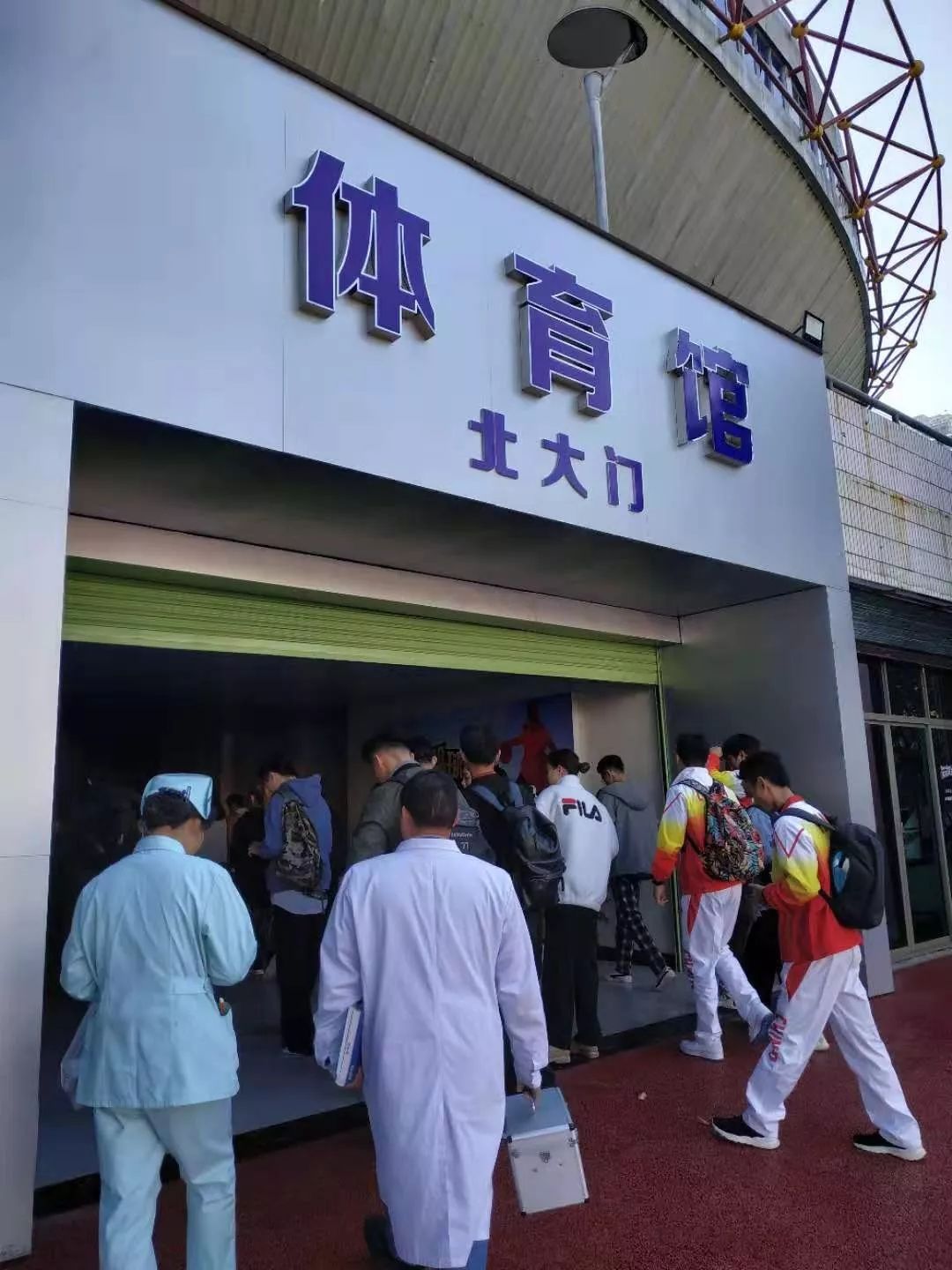 我院為第二屆“宜春杯”贛湘鄂邊區(qū)機(jī)關(guān)干部籃球邀請賽保駕護(hù)航！